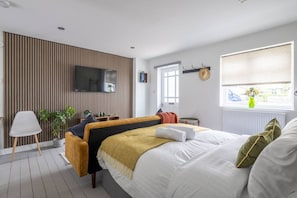 1 slaapkamer, een bureau, reisbedje, gratis wifi