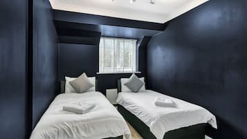 4 bilik tidur, seterika/papan seterika, Wi-fi percuma, cadar katil