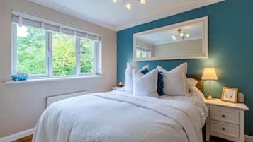 4 bedrooms, free WiFi, bed sheets