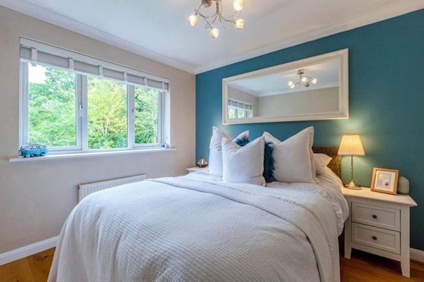 4 bedrooms, free WiFi, bed sheets