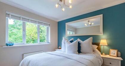 Homely 4 Bedroom House Addlestone