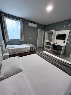 Standard Triple Room | Laptop workspace, free WiFi