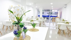 Free daily buffet breakfast