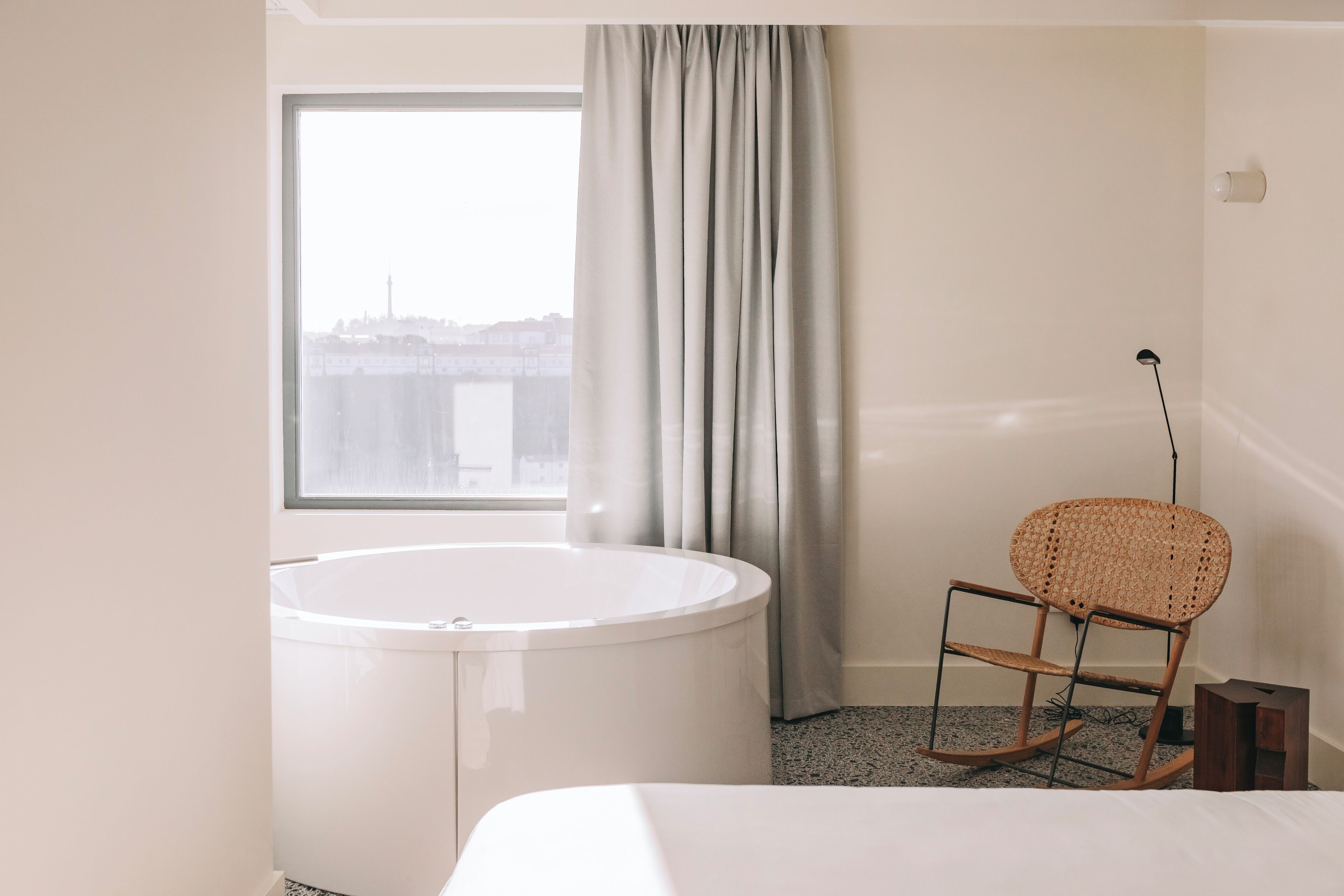 ルーム | 客室ごとに異なる装飾、デスク、WiFi (無料)