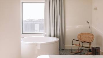 Room | Individually decorated, desk, free WiFi