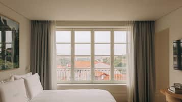 Executive with View | Minibar, safe på rommet, skrivebord og blendingsgardiner