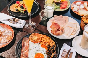 Free daily continental breakfast