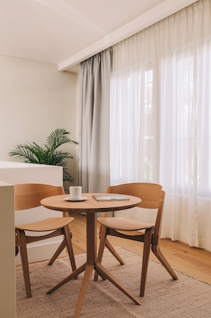 Habitación | Decoración individual, escritorio, wifi gratis