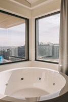 Suite Royal with View and Jacuzzi | Minibar, individually decorated, desk, free WiFi