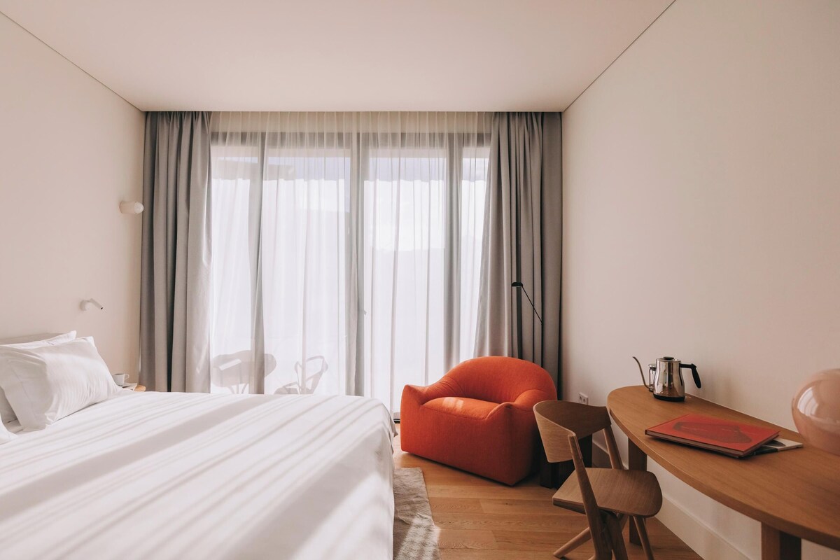Minibar, in-room safe, desk, blackout drapes