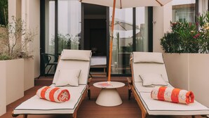 Executive with Garden and Jacuzzi | Balkon