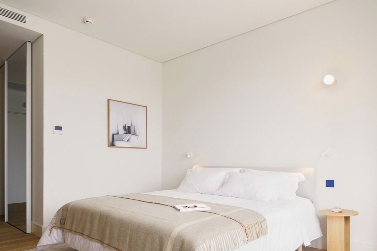 Minibar, in-room safe, desk, blackout drapes