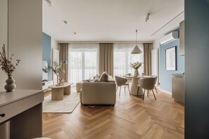 Deluxe Apartment, Balcony, Courtyard View | Living room