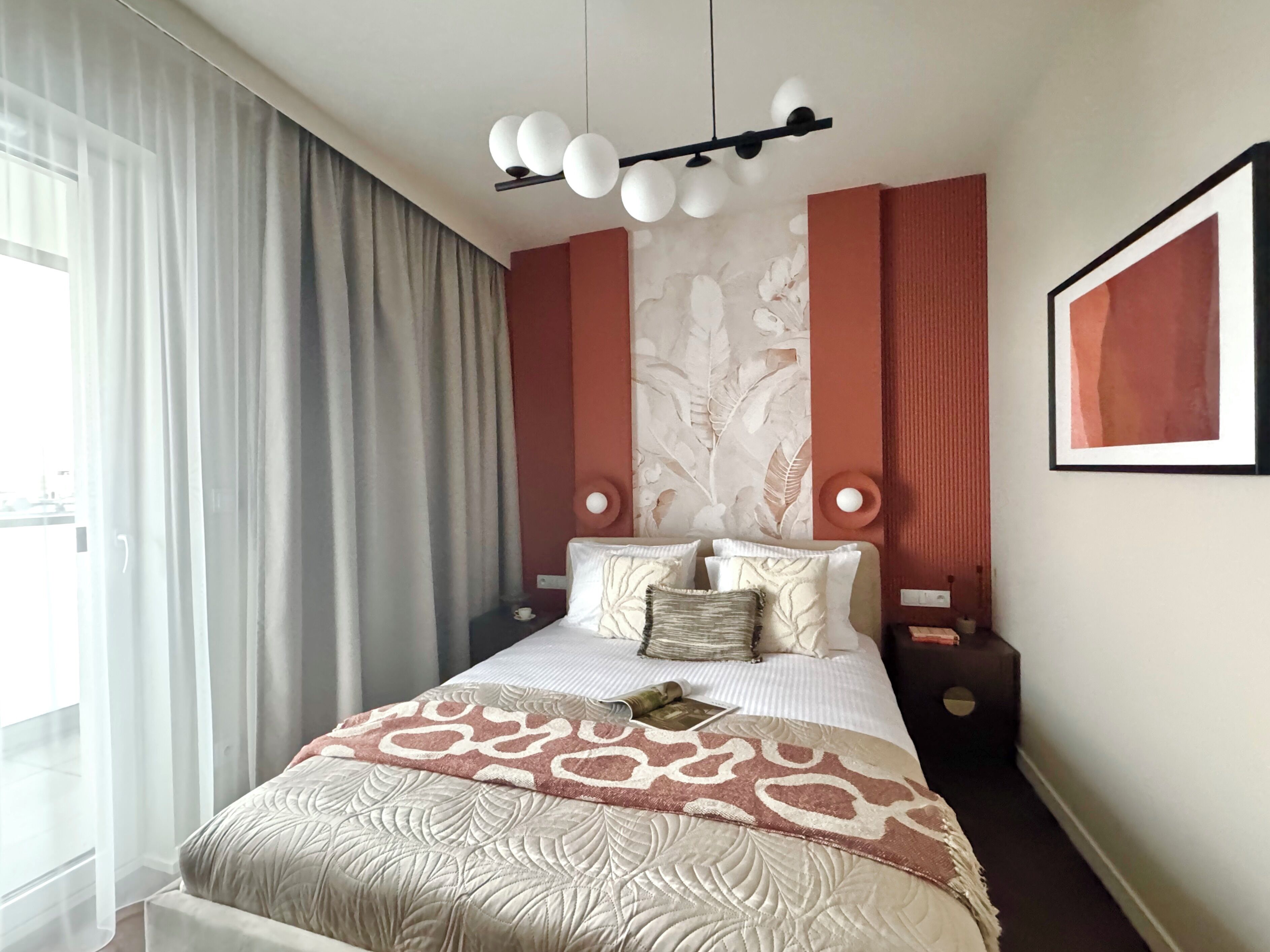 Individually decorated, individually furnished, laptop workspace