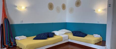 2 chambres, fer et planche à repasser, accès Internet, draps fournis