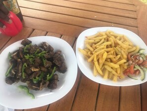 Tägliches inbegriffenes kontinentales Frühstück