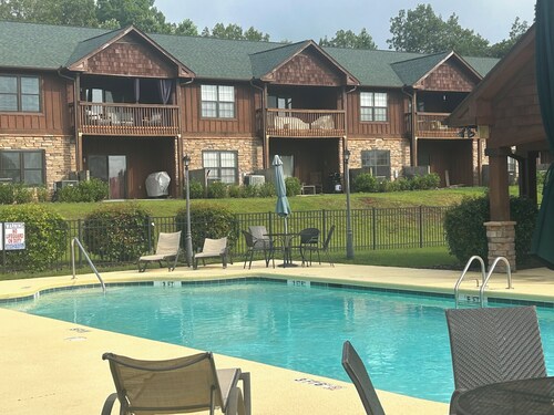 Lake Keowee Getaway with Dock Access, Pool & Mountain Views