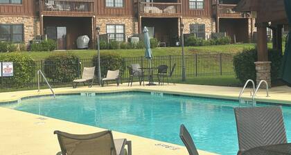 Lake Keowee Getaway with Dock Access, Pool & Mountain Views