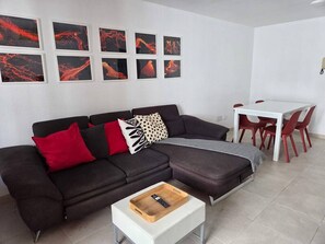 TV - Santa Cruz, central and modern, near the beach (Santa Cruz de la Palma)