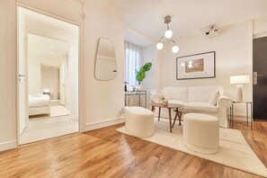 Apartment | Interior - Classy Apartment 2bd/4p - Eiffel Tower (Paris)