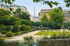 Apartment | Property grounds - Classy Apartment 2bd/4p - Eiffel Tower (Paris)