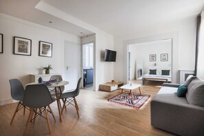 Living area - Beautiful Apt 1br/2p - Paris 17th/arc de Triomphe (Paris)