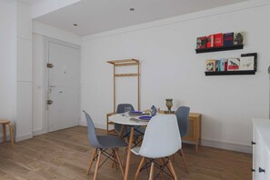 Dining - Beautiful Apt 1br/2p - Paris 17th/arc de Triomphe (Paris)