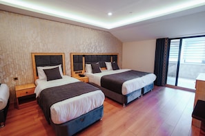 Family Quadruple Room | Egyptian cotton sheets, premium bedding, down comforters