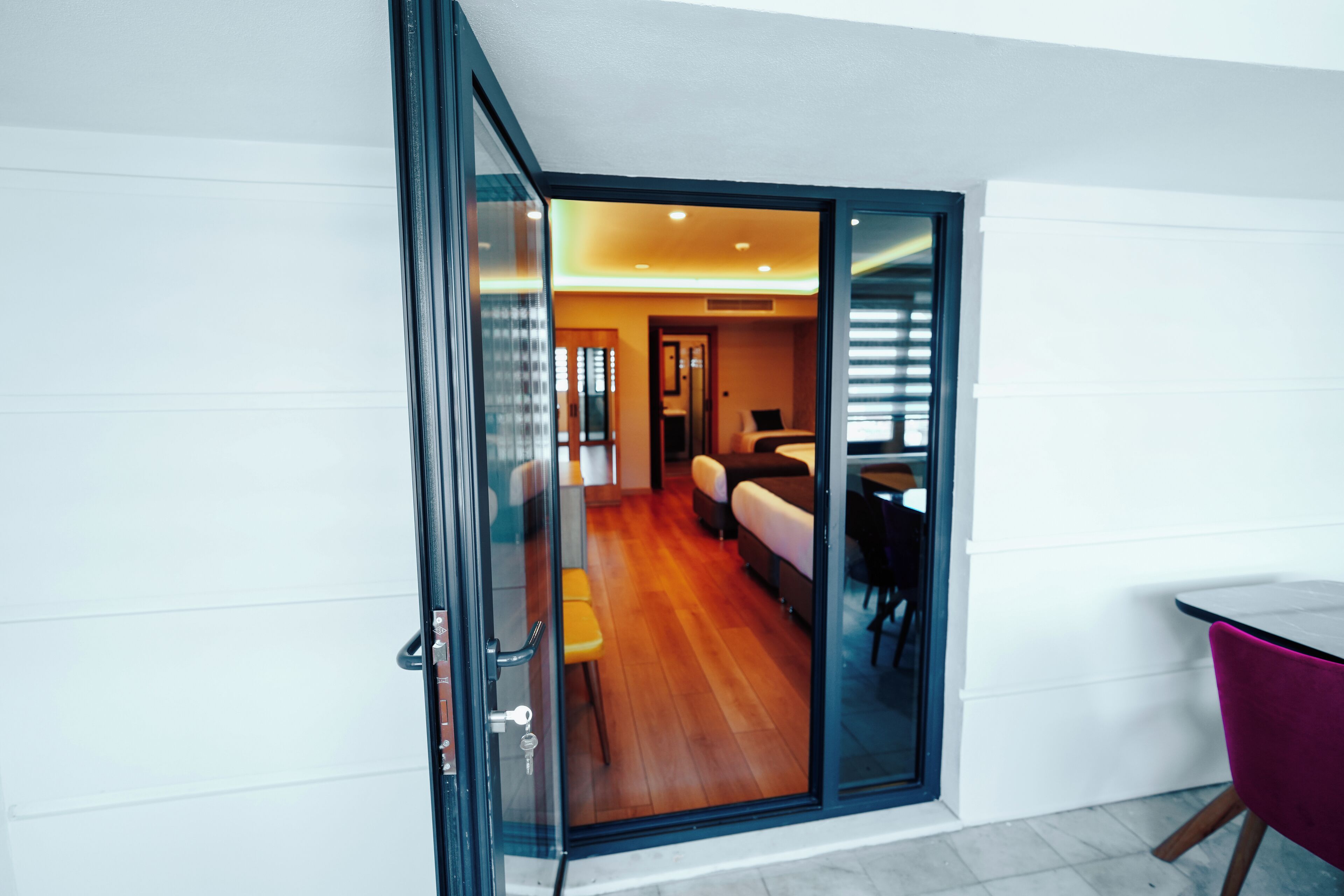 Habitación cuádruple familiar | Sábanas de algodón egipcio y ropa de cama de alta calidad