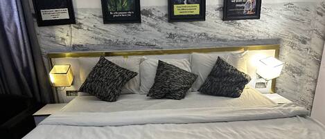 Habitación ejecutiva | Escritorio, espacio para trabajar con laptop y cortinas blackout