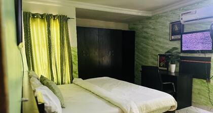 The Autograph Basics Hotel
