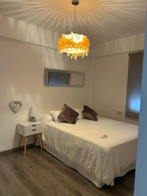 3 chambres, fer et planche à repasser, accès au Wi-Fi (inclus)