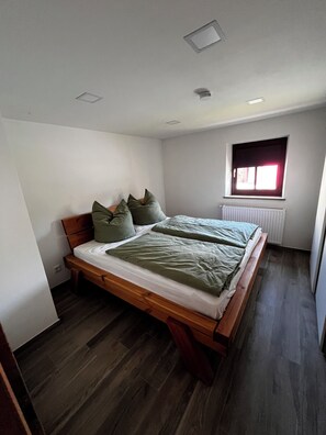 2 bedrooms, bed sheets