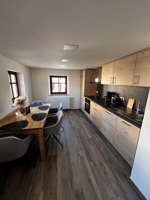 Oven, stovetop, dishwasher