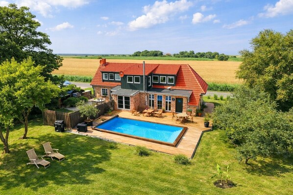 Exterior - Holiday Home 'Ferienhaus 'Huus Ant Diek Mit Pool'' with Private Pool, Private Terrace and Wi-Fi (Norden)