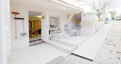 T3 Villa ROMAN-Clim- wifi-Tram-Parking-Terrace