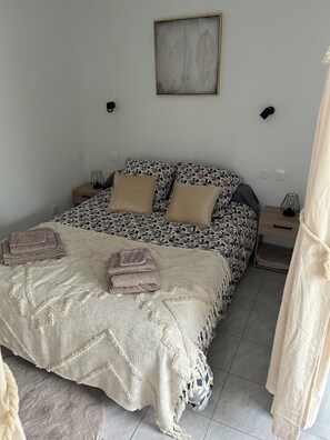 1 bedroom, iron/ironing board, free WiFi, bed sheets