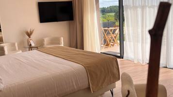 Deluxe tweepersoonskamer, uitzicht op vallei | Een kluis op de kamer, verduisterende gordijnen, geluiddichte muren