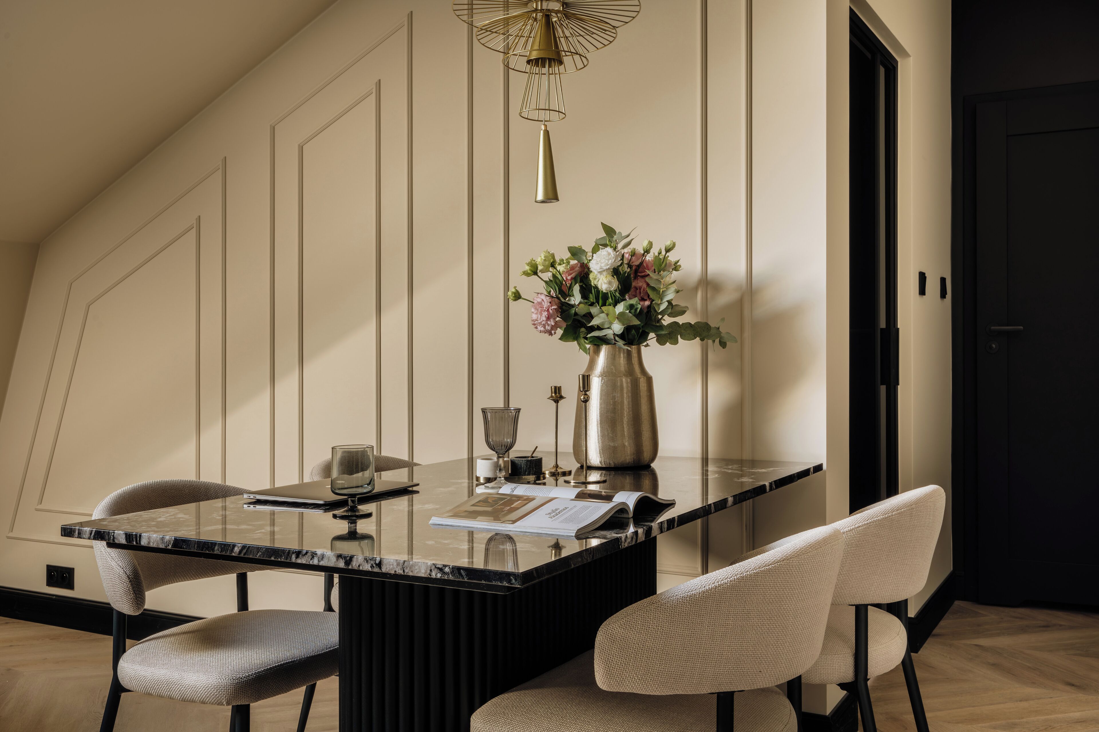 Design Apartment, City View | Dining room