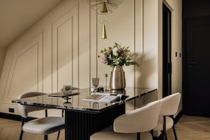 Design Apartment, City View | Dining room