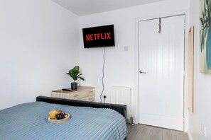 2 chambres, fer et planche à repasser, Wi-Fi gratuit, draps fournis