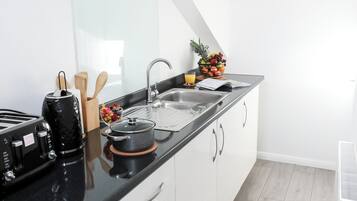 Fridge, microwave, stovetop, electric kettle