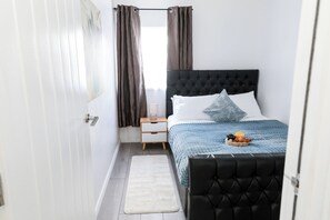 2 chambres, fer et planche à repasser, Wi-Fi gratuit, draps fournis