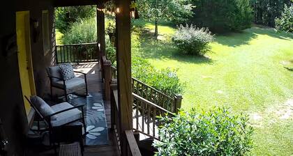 Quiet cabin with 3 fishing ponds on lots of acres. Come enjoy the country life