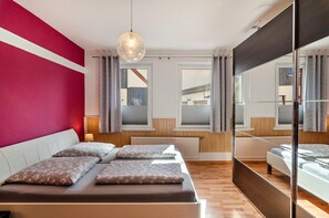 2 habitaciones, tabla de planchar con plancha, wifi y ropa de cama