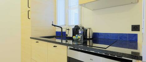 公寓 | 私人廚房 | 電冰箱、微波爐、爐台、咖啡機/沖茶器