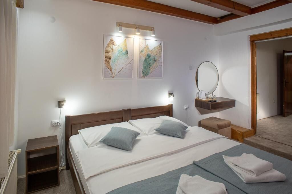 Family Room | Free WiFi