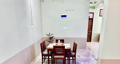 HOTEL BHAGWATI PALACE