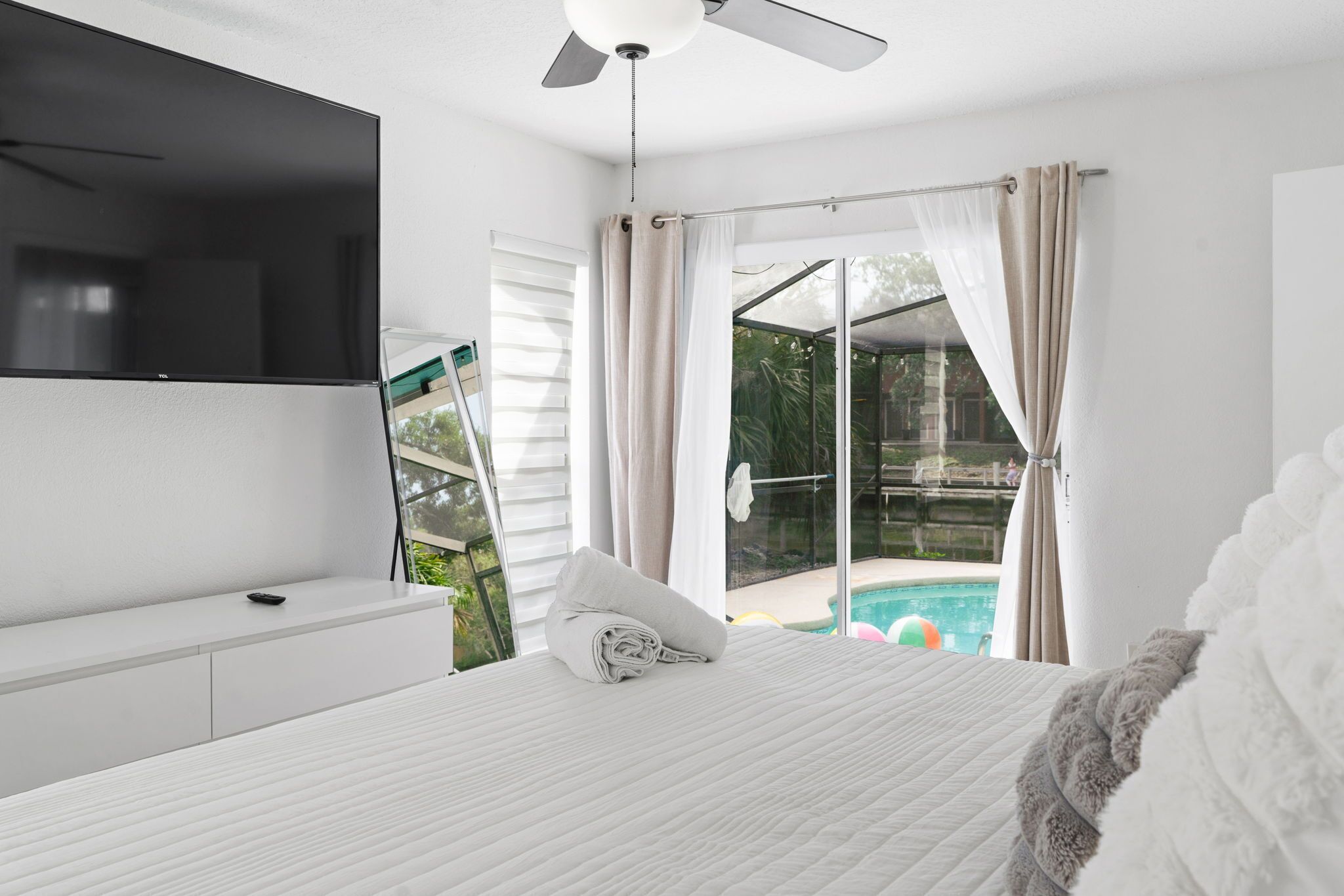 3 habitaciones, tabla de planchar con plancha, wifi y ropa de cama 