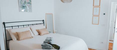 1 bedroom, WiFi, bed sheets